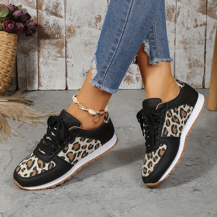 Sneakers damskie w panterkę stylowe płaskie antypoślizgowe